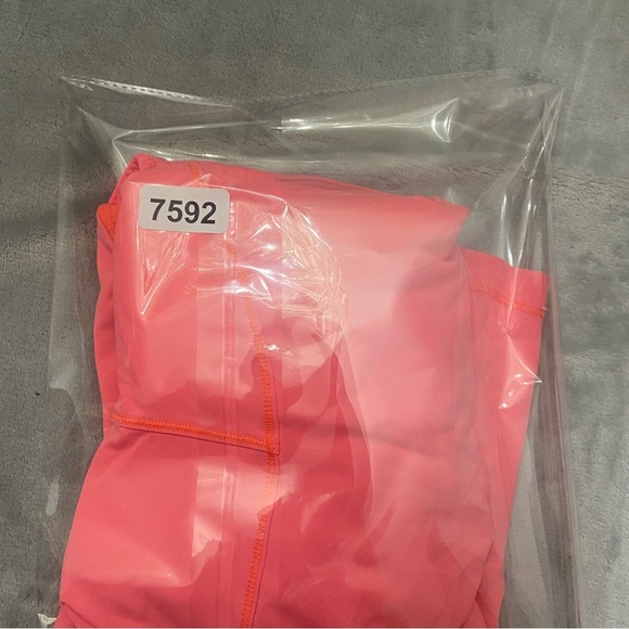 Lululemon Running In The City Tank Top/Grapefruit - 27592 - Picture 8 of 8